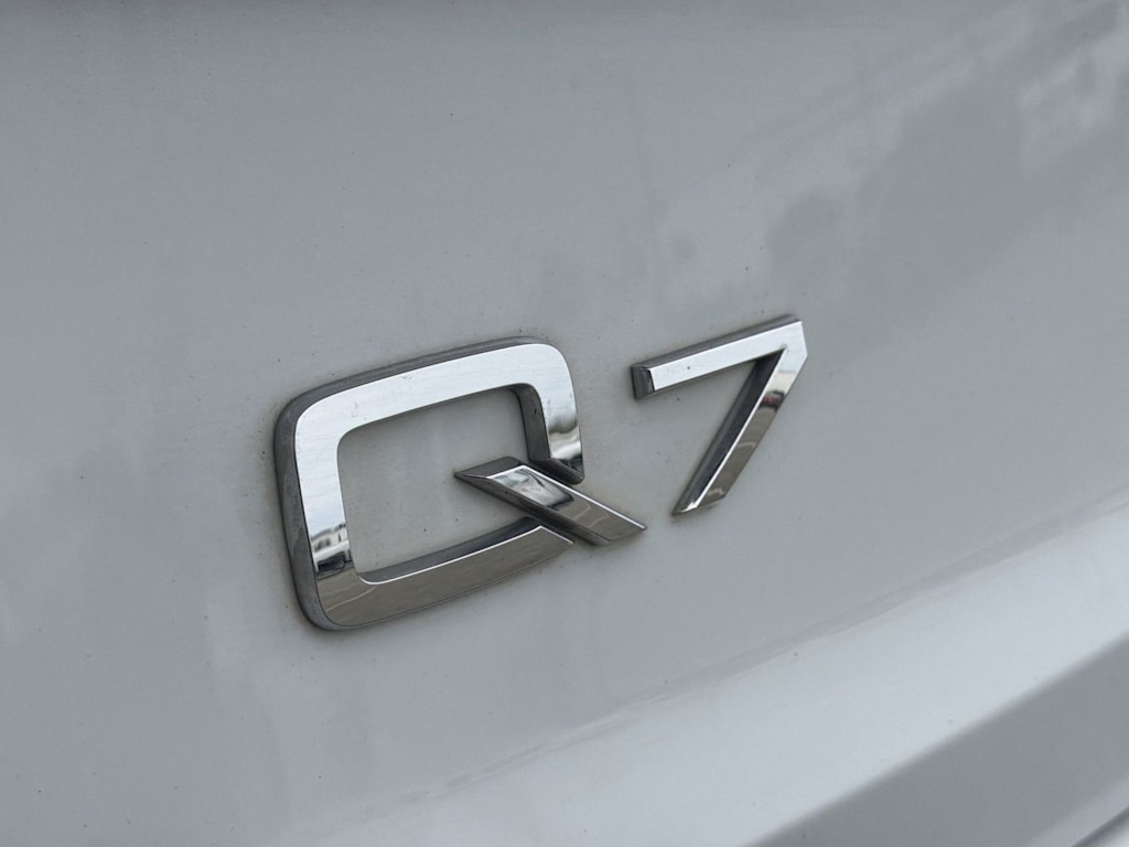 Thumbnail: 2022 Audi Q7 - 7