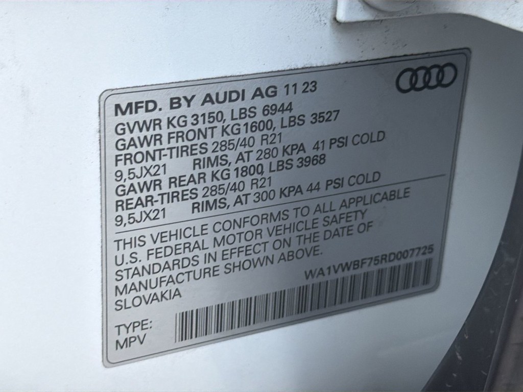 Thumbnail: 2024 Audi SQ7 - 17