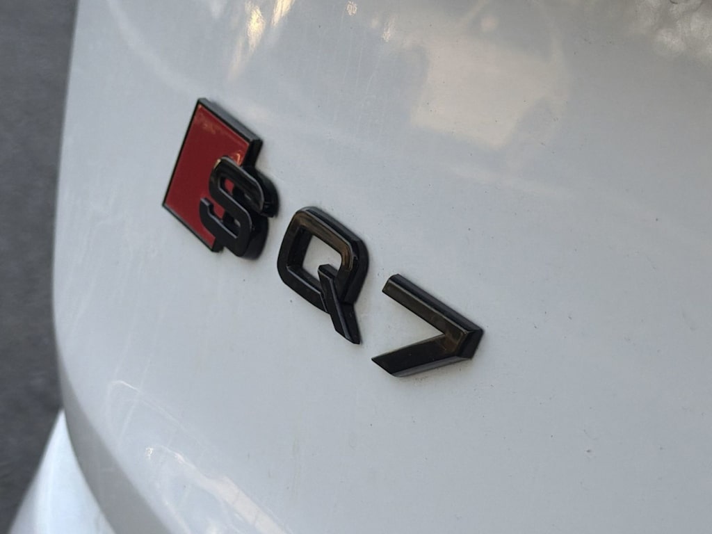 Thumbnail: 2024 Audi SQ7 - 16
