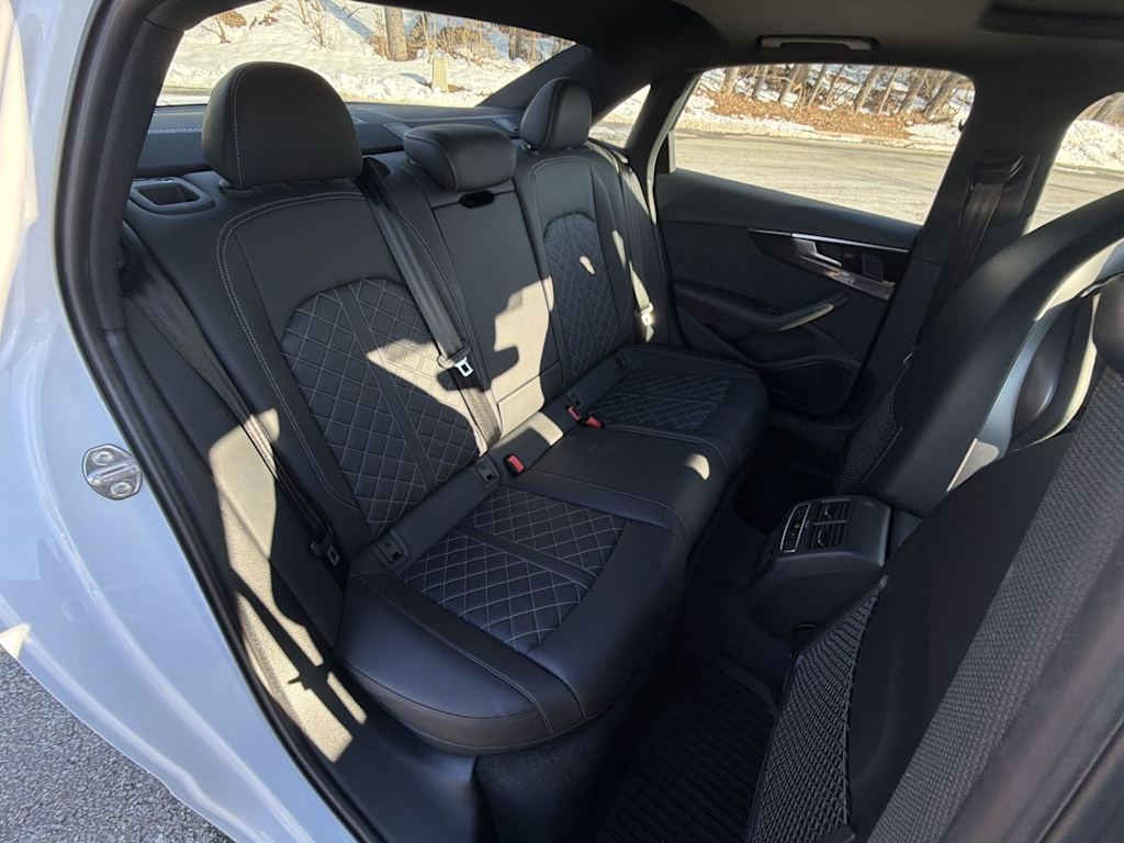 Thumbnail: 2021 Audi S4 - 25