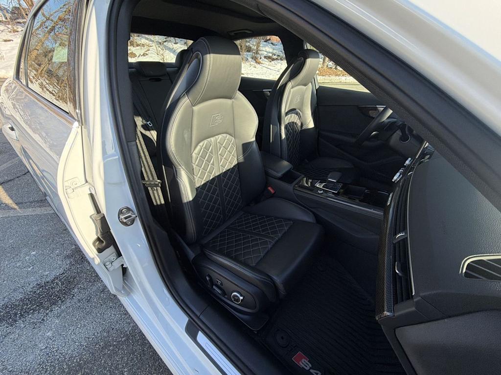 Thumbnail: 2021 Audi S4 - 26