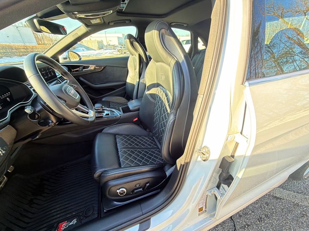 Thumbnail: 2021 Audi S4 - 12