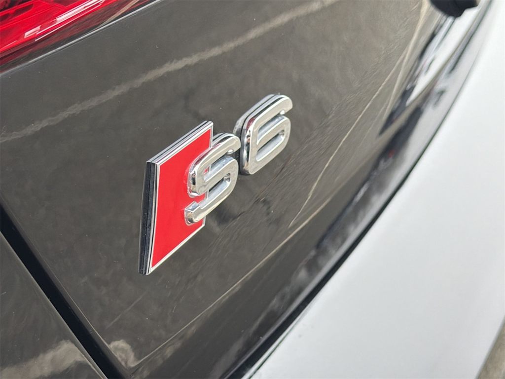 Thumbnail: 2020 Audi S6 - 7