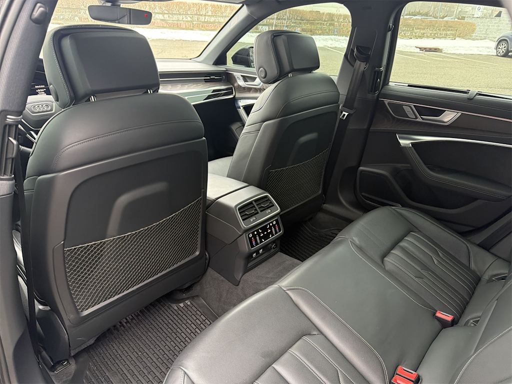 Thumbnail: 2020 Audi S6 - 13