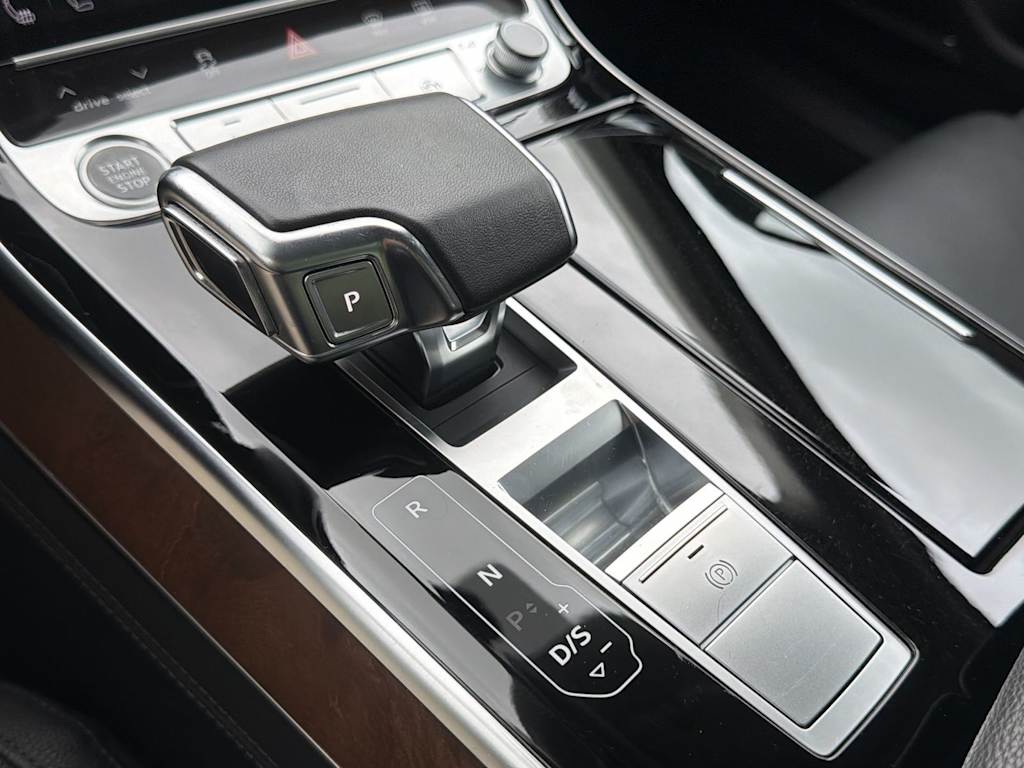 Thumbnail: 2023 Audi A8 - 15