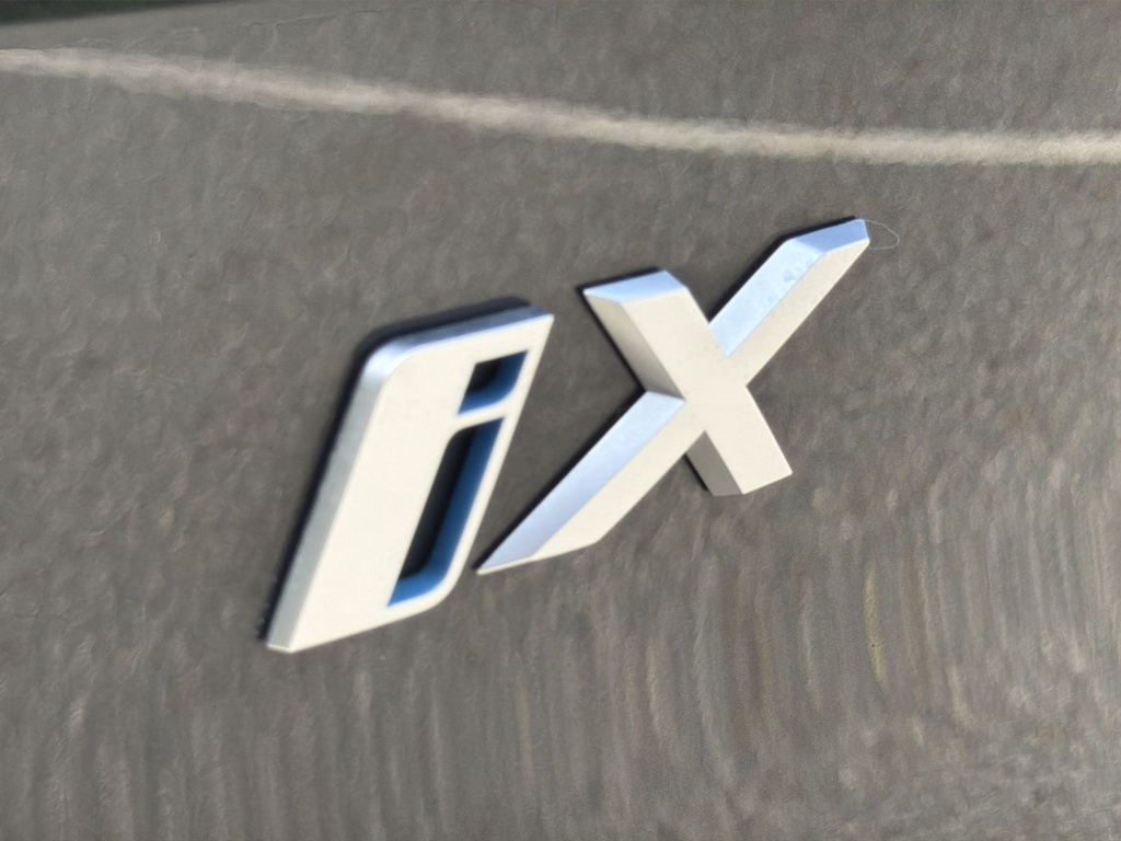 Thumbnail: 2023 BMW iX - 7
