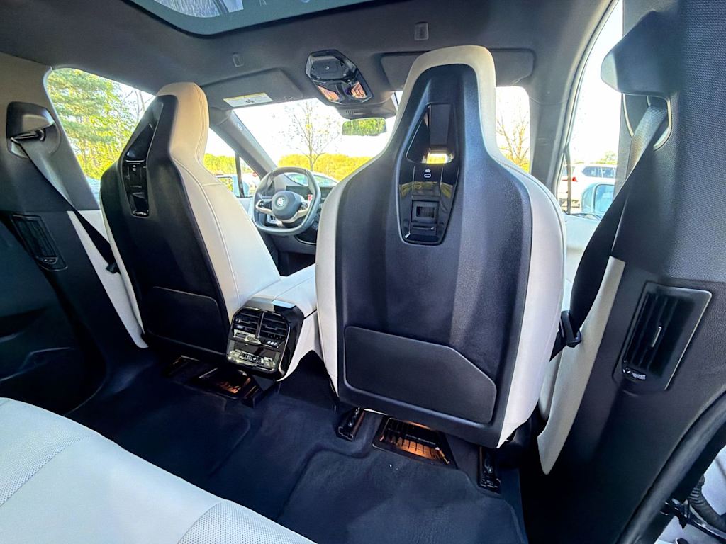 Thumbnail: 2024 BMW iX - 27