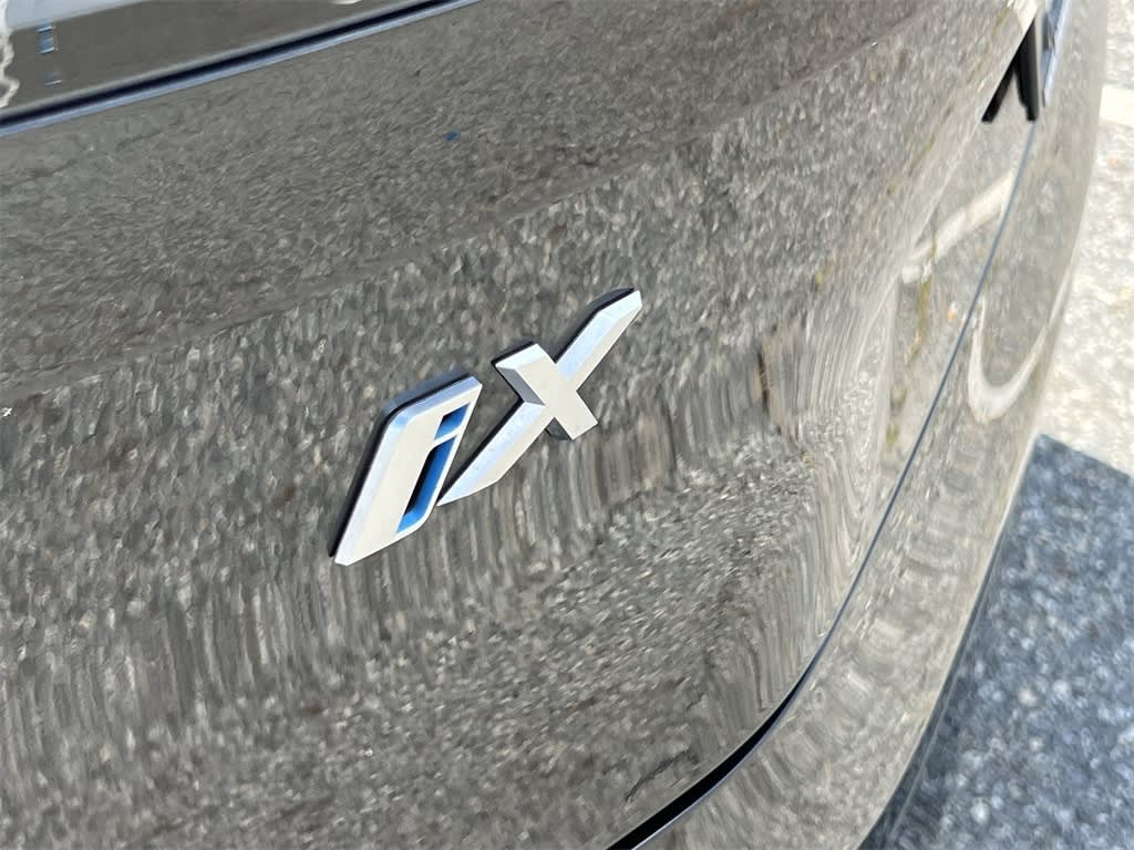 Thumbnail: 2023 BMW iX - 7