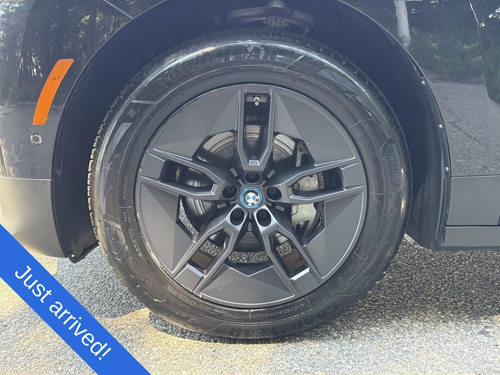 Thumbnail: 2024 BMW iX - 8