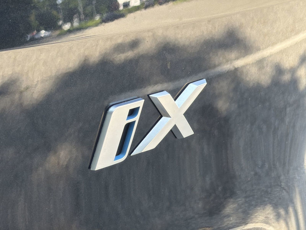 Thumbnail: 2024 BMW iX - 7