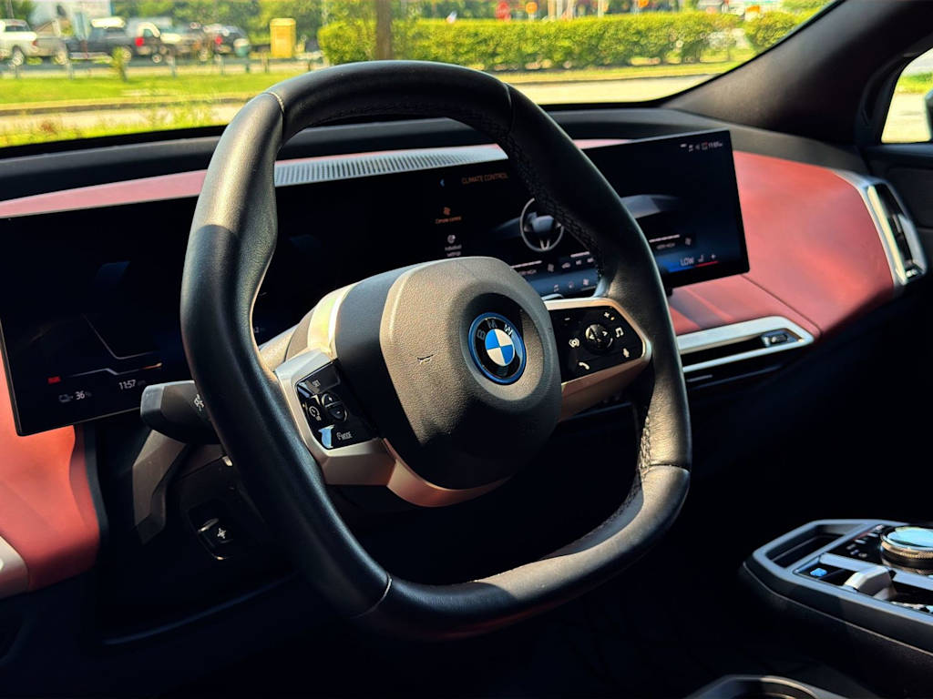 Thumbnail: 2024 BMW iX - 13
