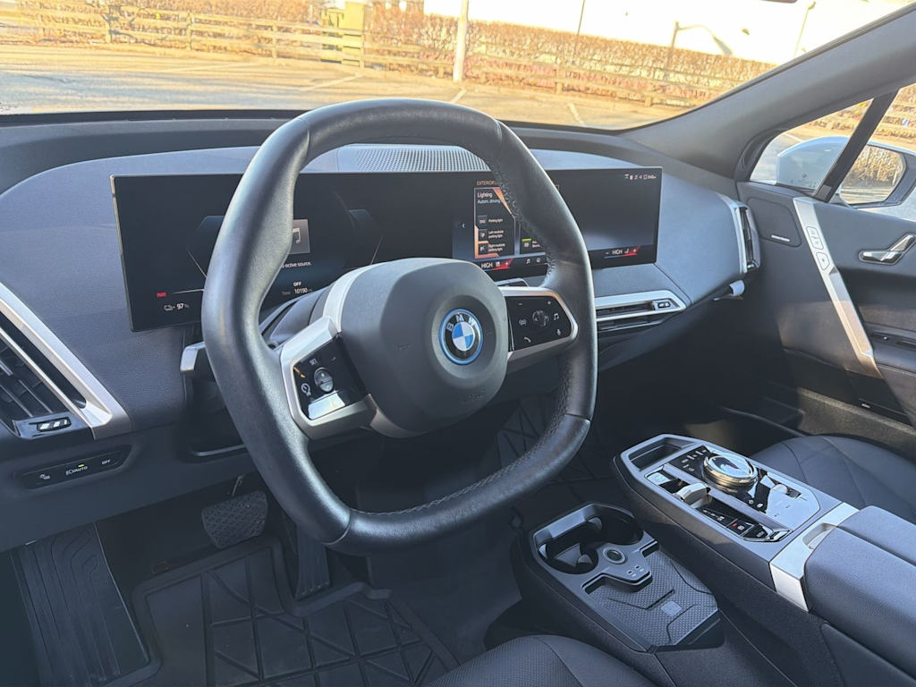 Thumbnail: 2025 BMW iX - 9