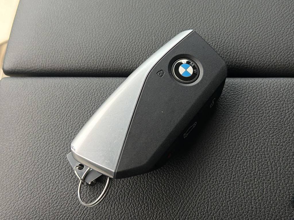 Thumbnail: 2026 BMW iX - 16