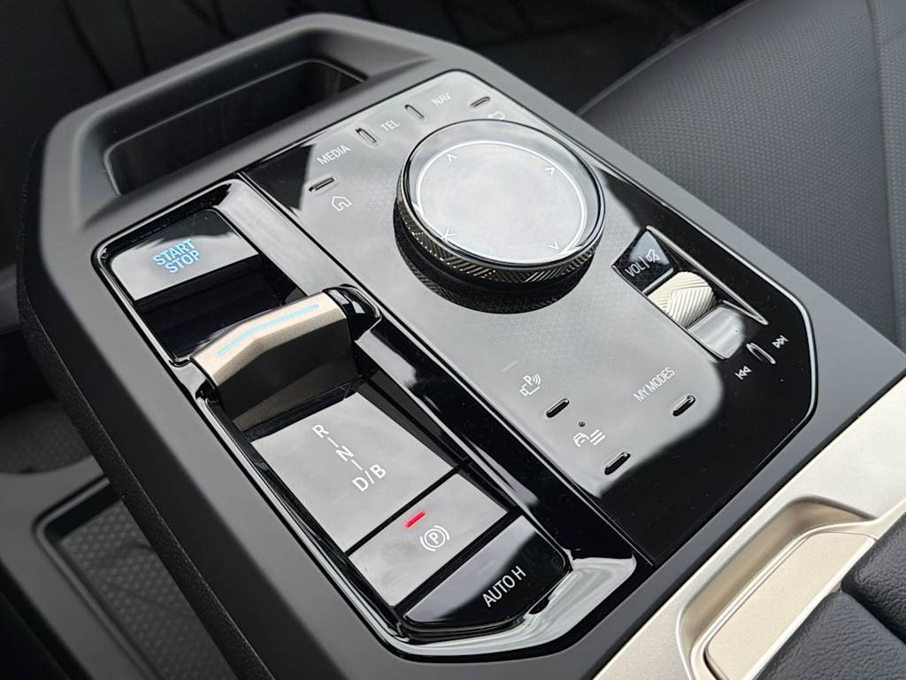 Thumbnail: 2026 BMW iX - 29