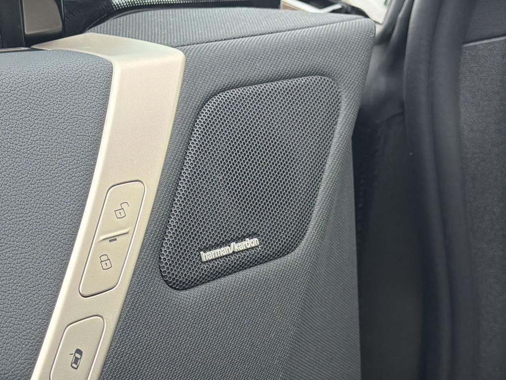 Thumbnail: 2026 BMW iX - 11