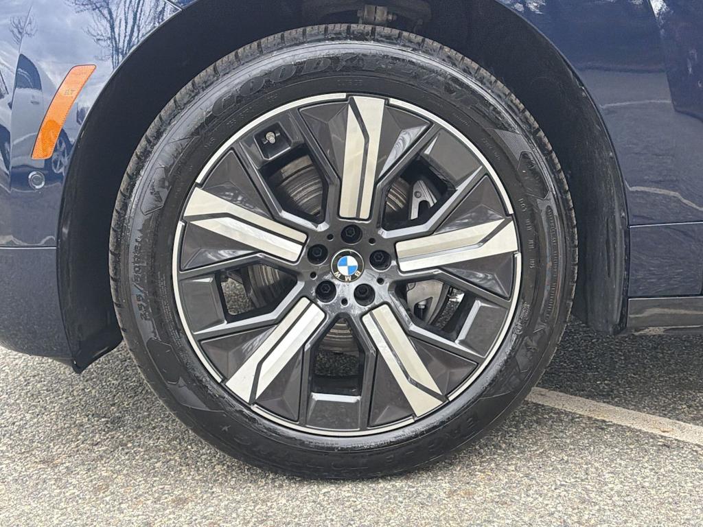 Thumbnail: 2026 BMW iX - 8