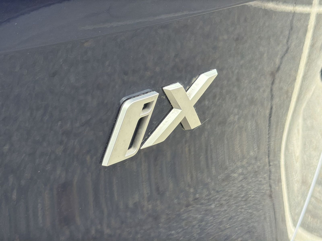 Thumbnail: 2026 BMW iX - 7