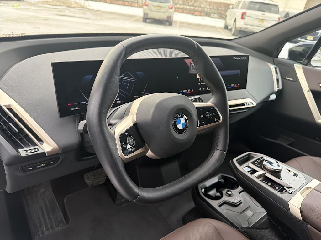 Thumbnail: 2026 BMW iX - 9