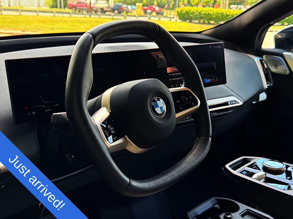 Thumbnail: 2026 BMW iX - 9