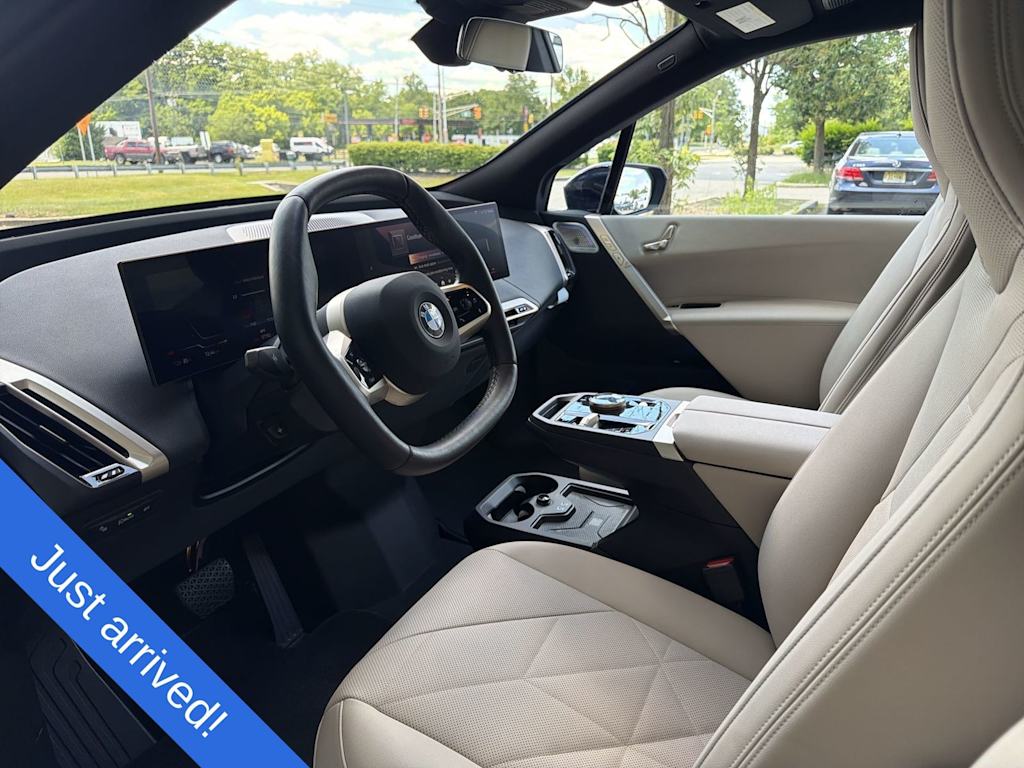 Thumbnail: 2026 BMW iX - 10