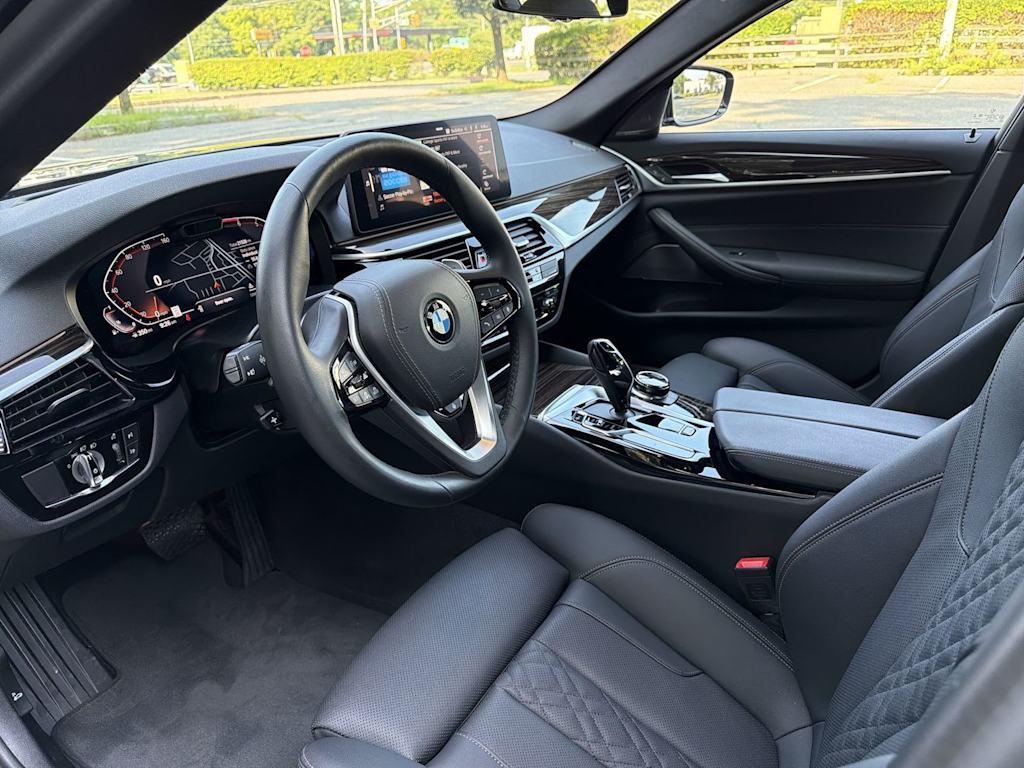 Thumbnail: 2023 BMW 5 Series - 2