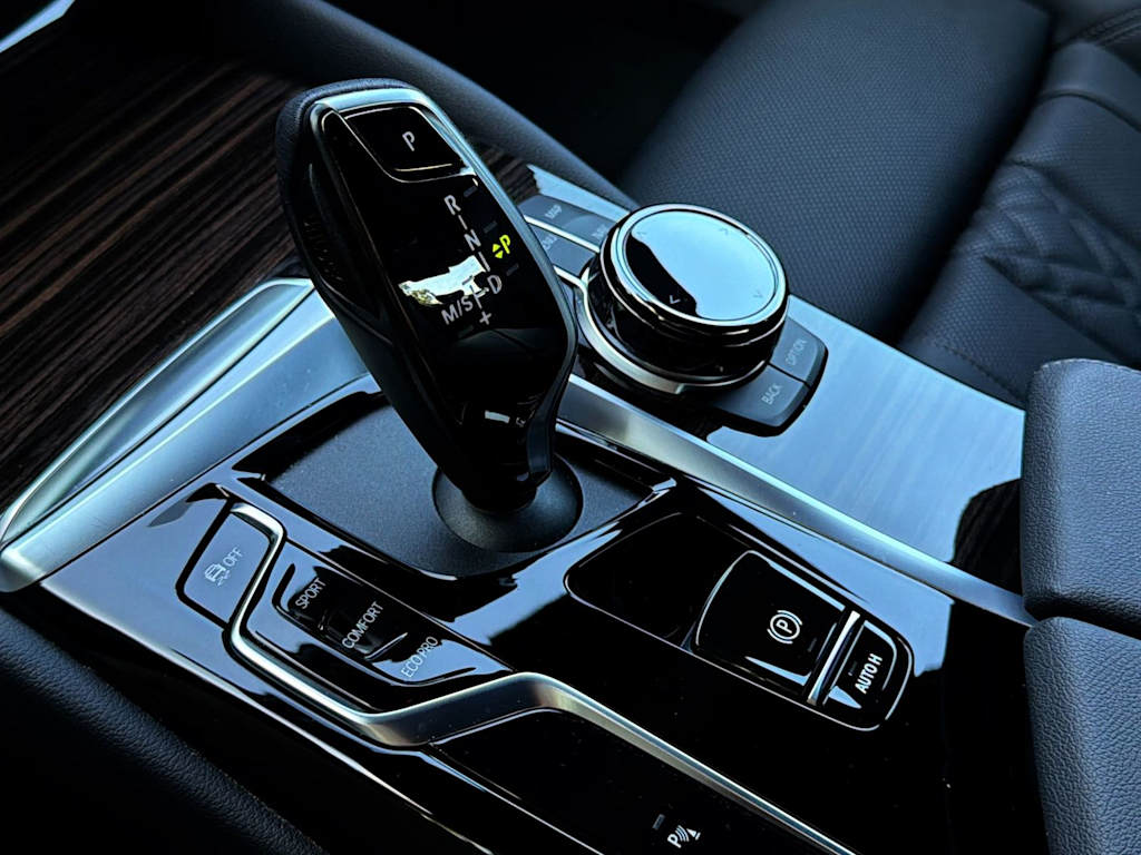 Thumbnail: 2023 BMW 5 Series - 16