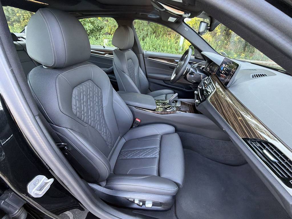 Thumbnail: 2023 BMW 5 Series - 12