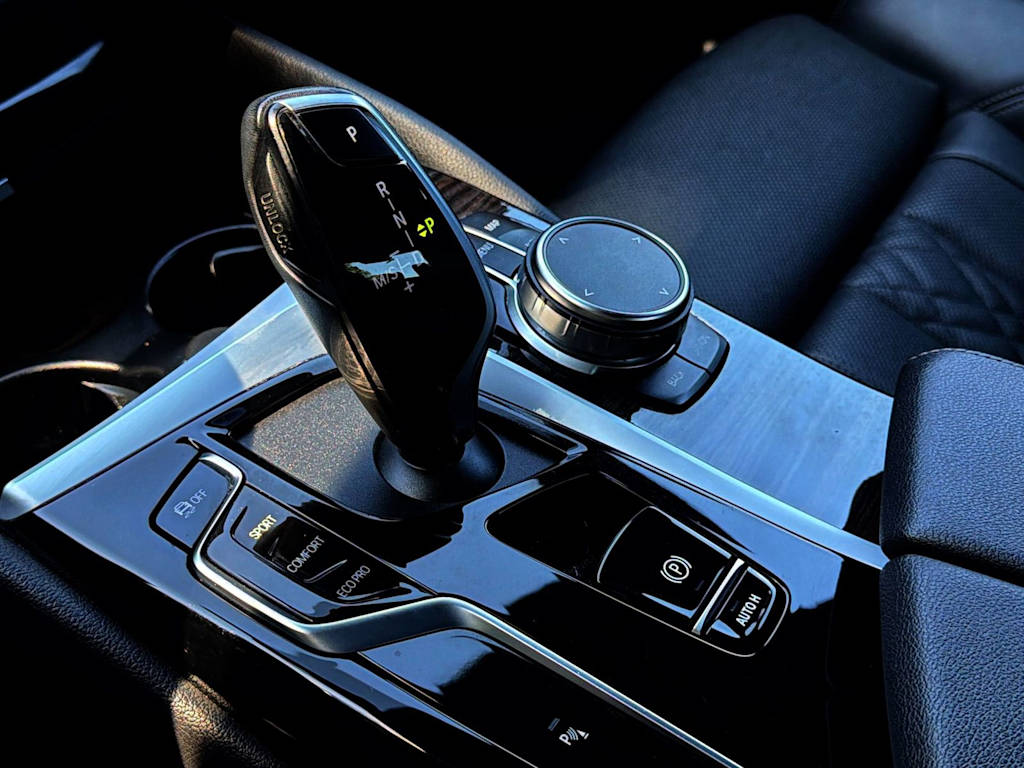 Thumbnail: 2023 BMW 5 Series - 16