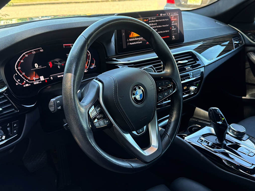 Thumbnail: 2023 BMW 5 Series - 14