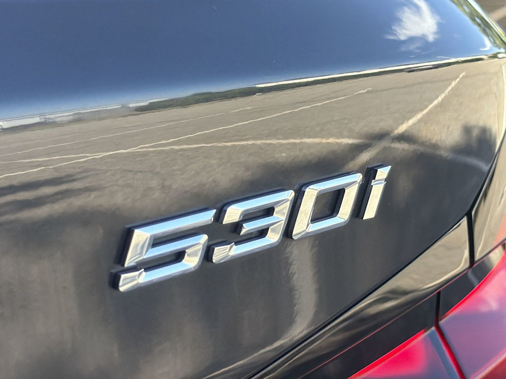 Thumbnail: 2023 BMW 5 Series - 27