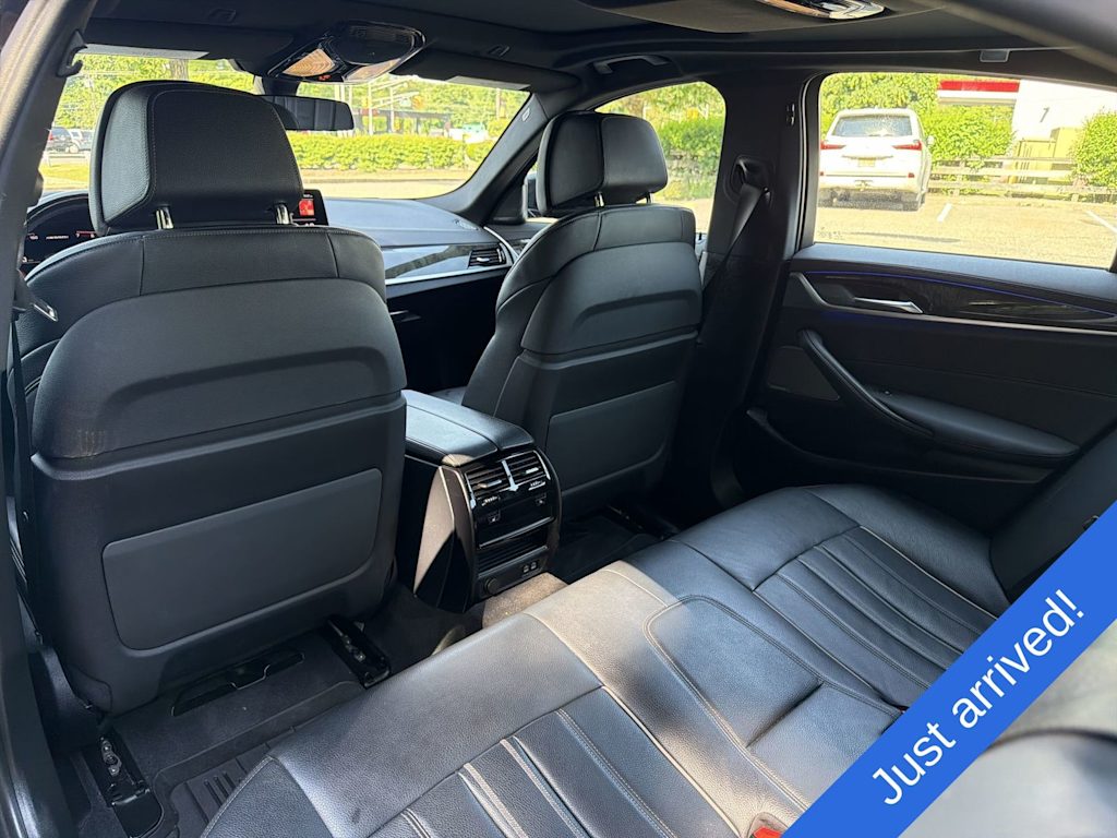Thumbnail: 2022 BMW 5 Series - 13