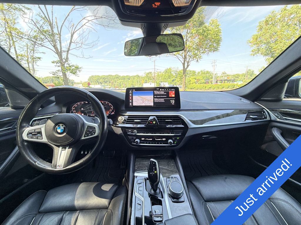 Thumbnail: 2022 BMW 5 Series - 10
