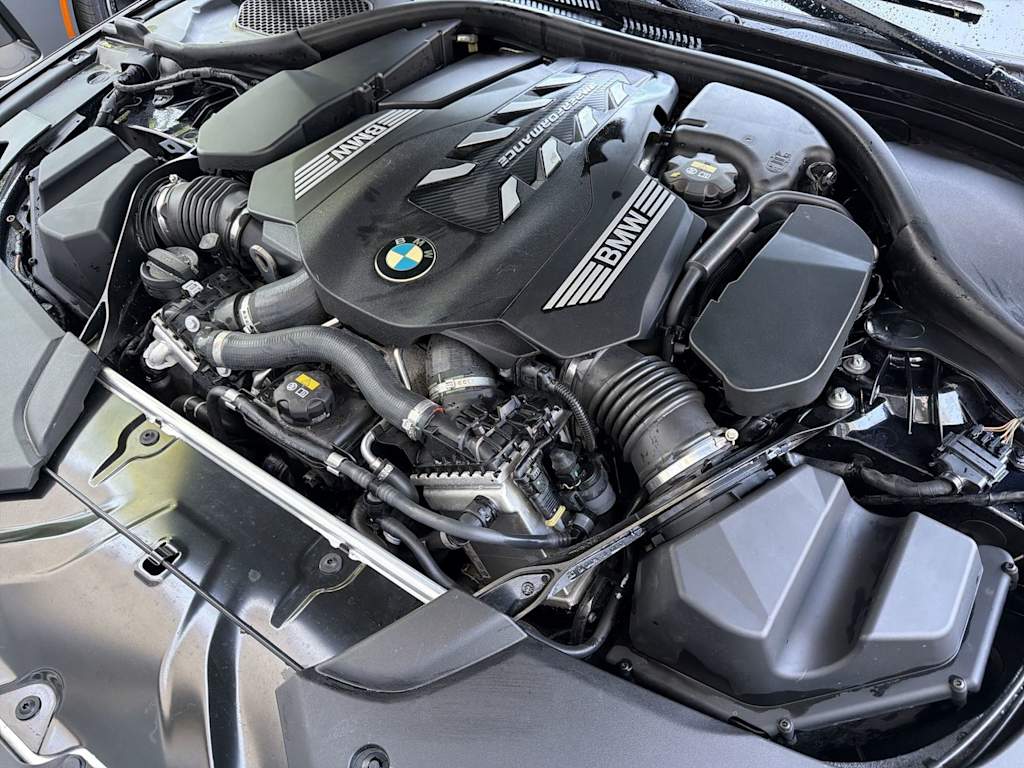 Thumbnail: 2022 BMW 5 Series - 9