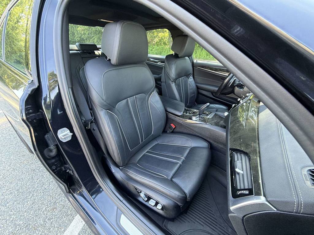 Thumbnail: 2022 BMW 5 Series - 12