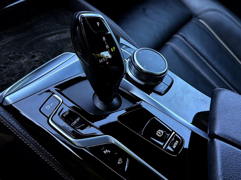 Thumbnail: 2022 BMW 5 Series - 16