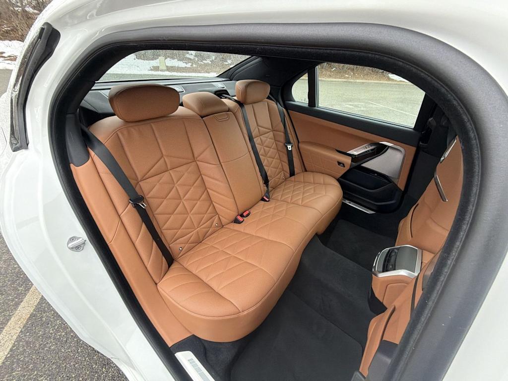 Thumbnail: 2023 BMW 7 Series - 25