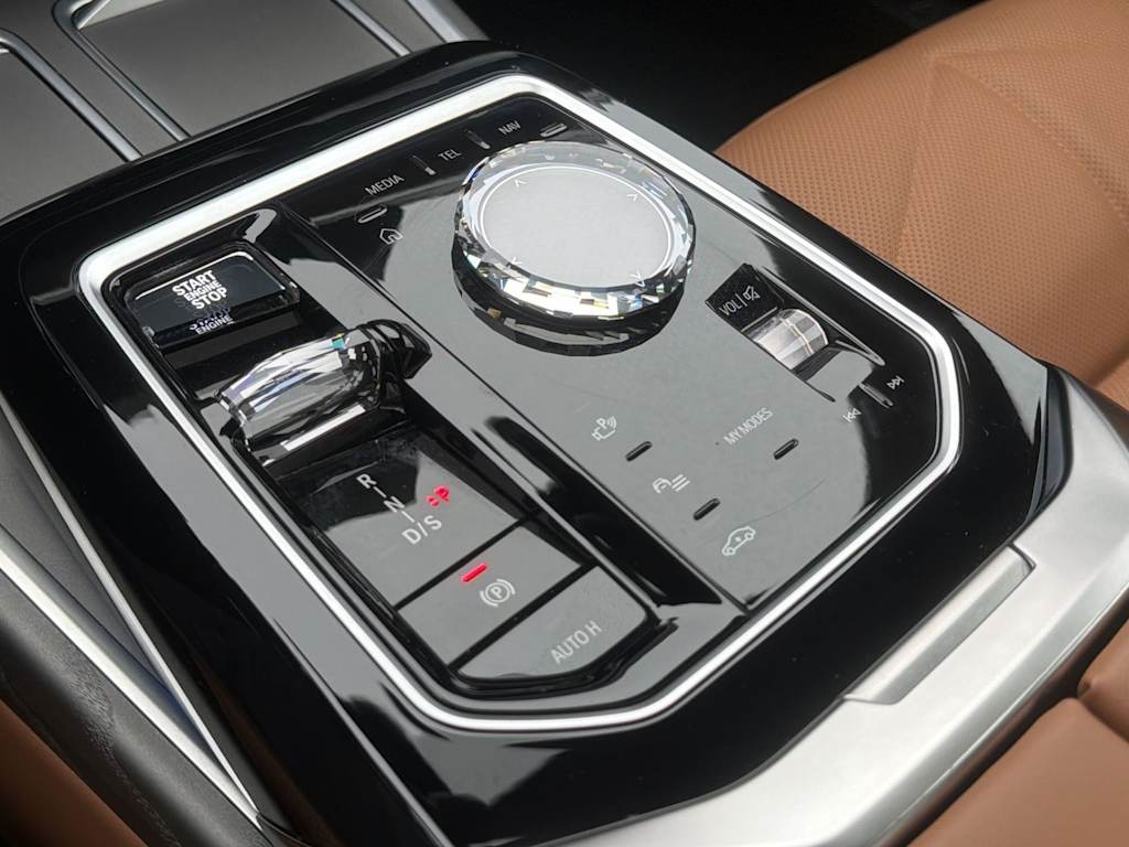 Thumbnail: 2023 BMW 7 Series - 15