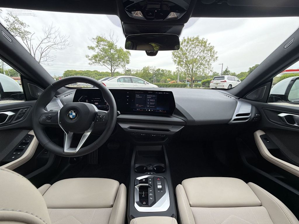 Thumbnail: 2025 BMW 2 Series - 10