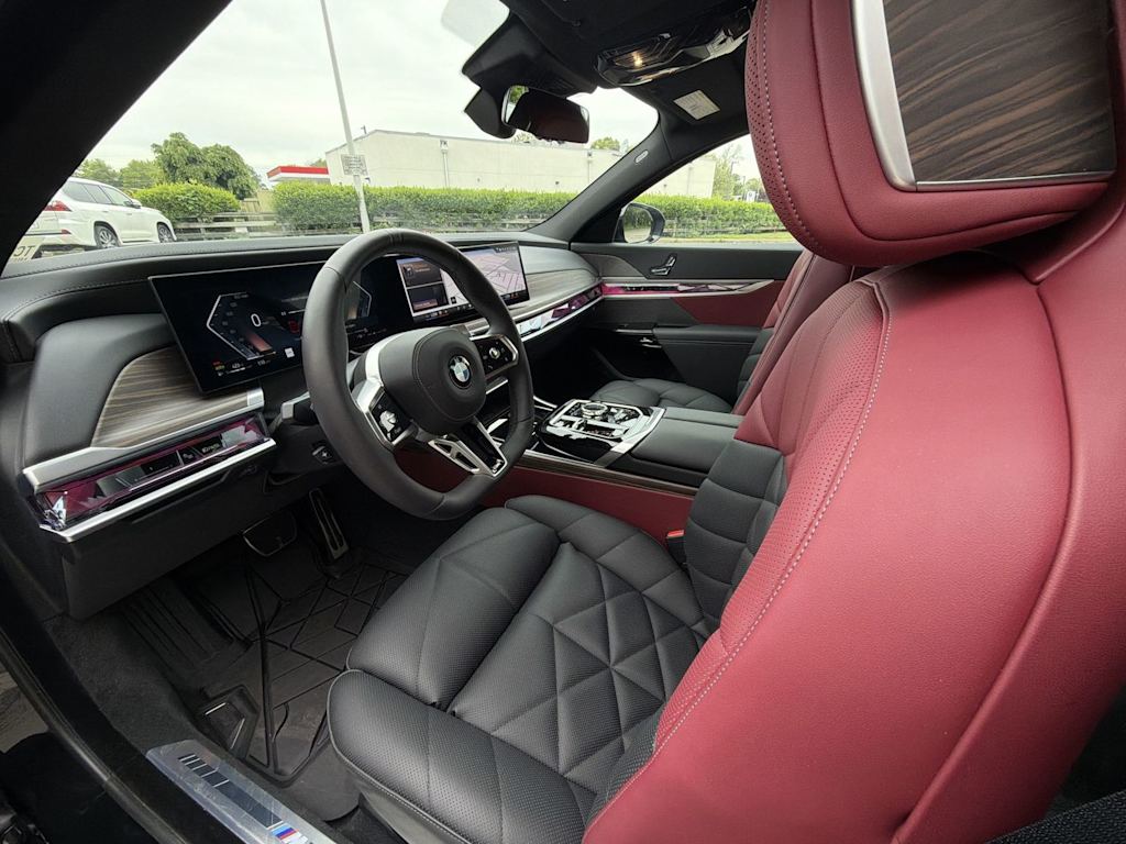 Thumbnail: 2026 BMW 7 Series - 21