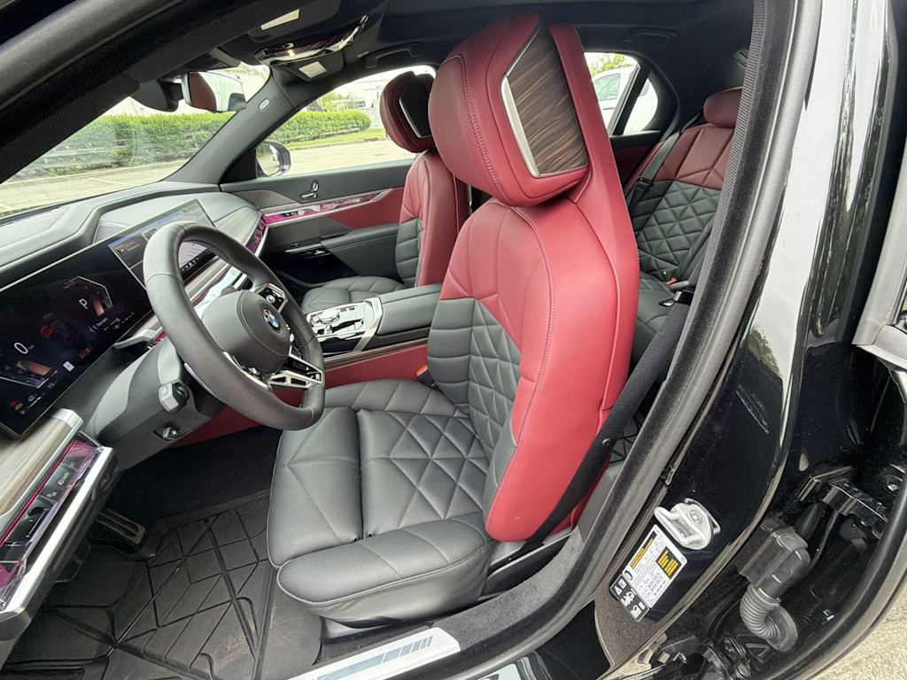 Thumbnail: 2026 BMW 7 Series - 11