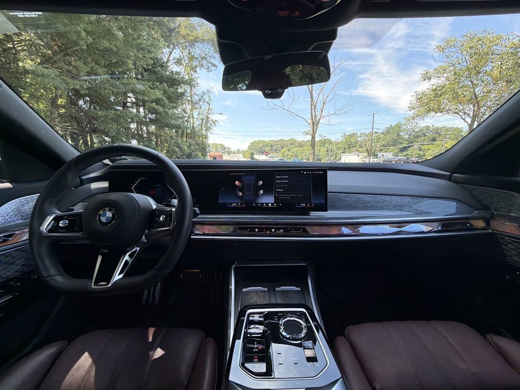 Thumbnail: 2024 BMW 7 Series - 10