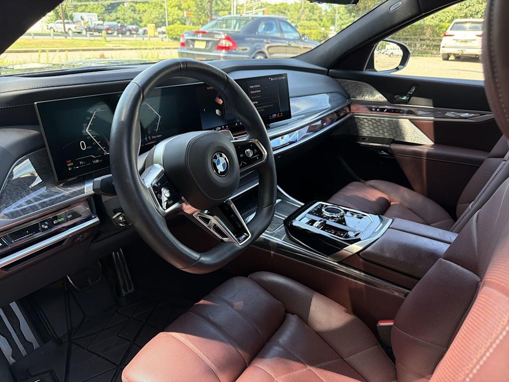 Thumbnail: 2024 BMW 7 Series - 2