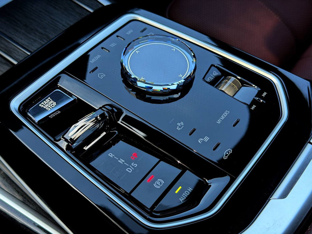 Thumbnail: 2024 BMW 7 Series - 23