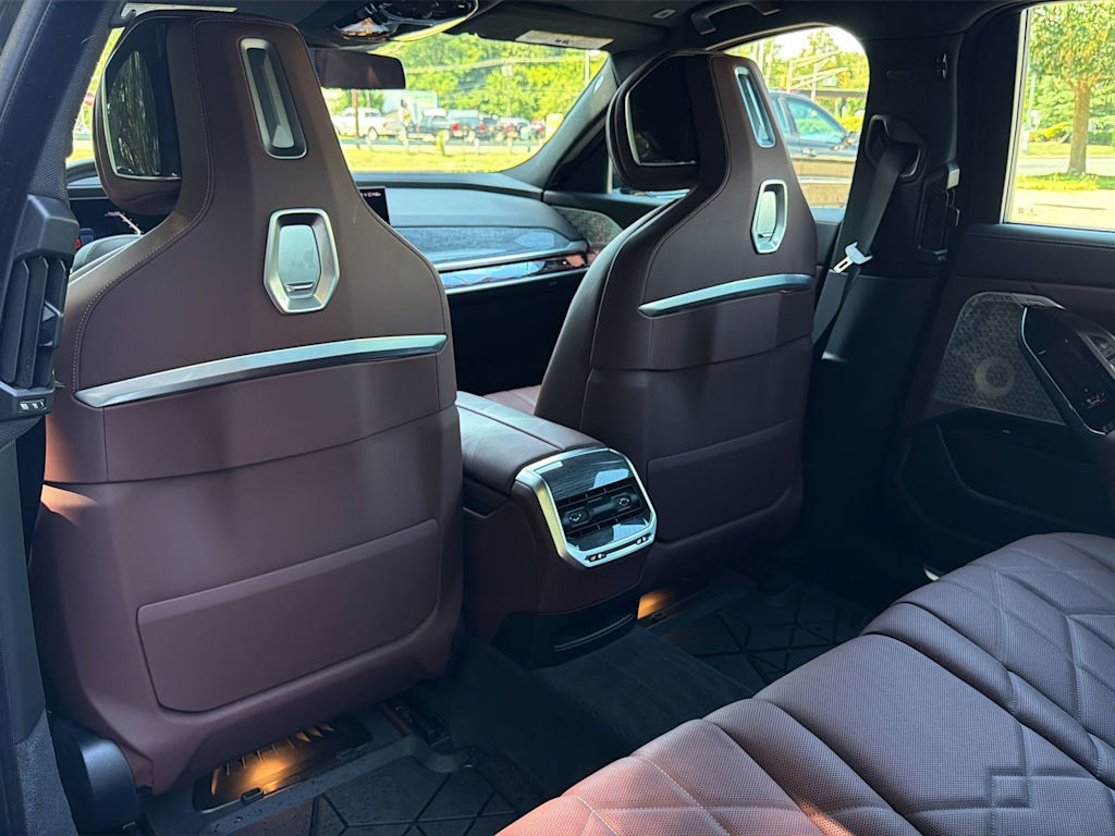 Thumbnail: 2024 BMW 7 Series - 13