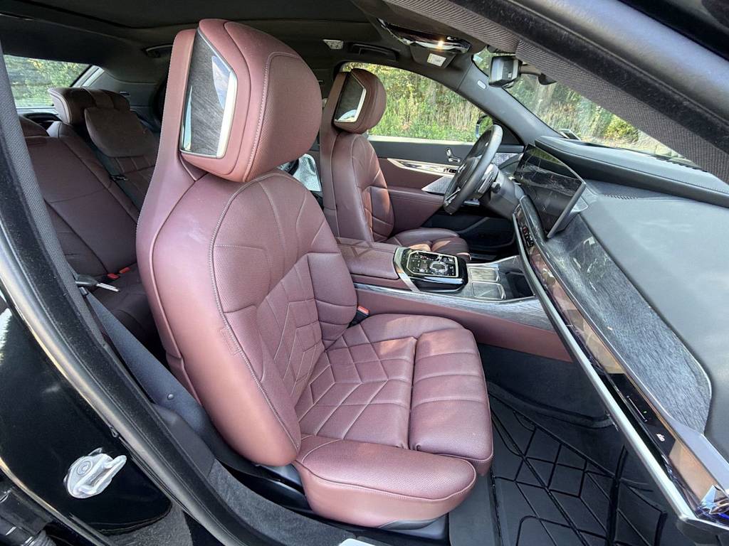 Thumbnail: 2024 BMW 7 Series - 12