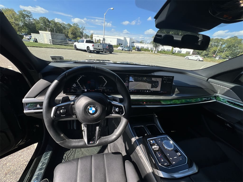 Thumbnail: 2023 BMW 7 Series - 10