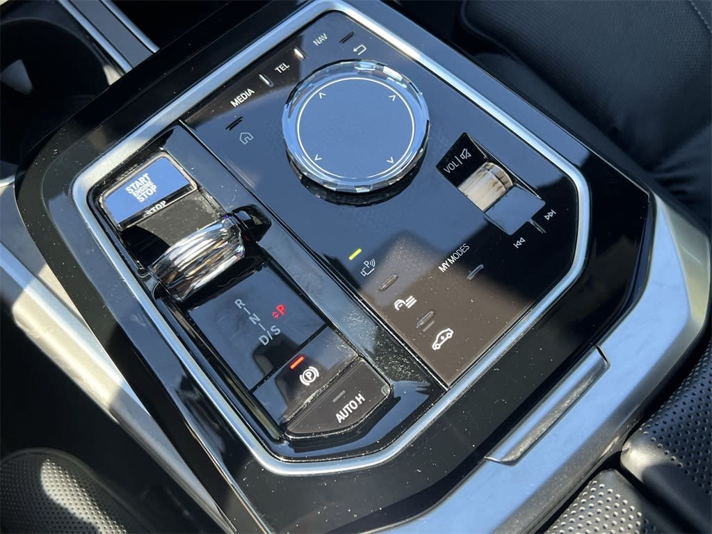 Thumbnail: 2023 BMW 7 Series - 16