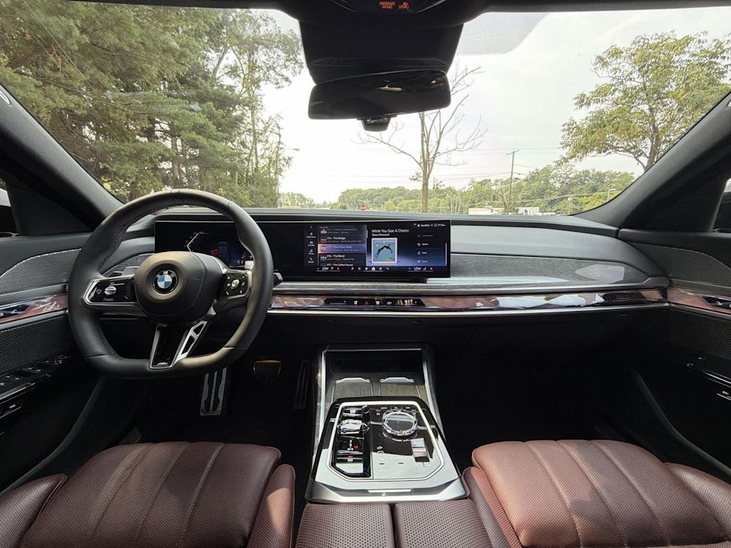 Thumbnail: 2024 BMW 7 Series - 10
