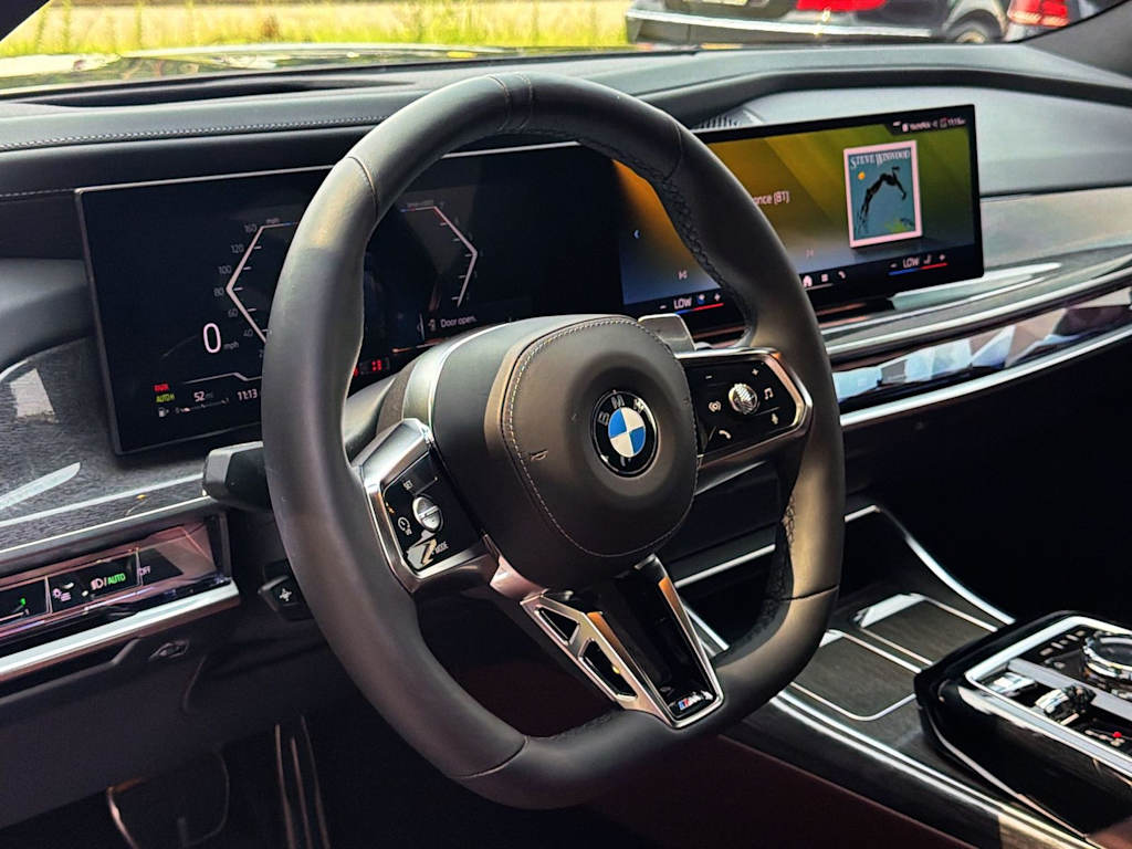 Thumbnail: 2024 BMW 7 Series - 14