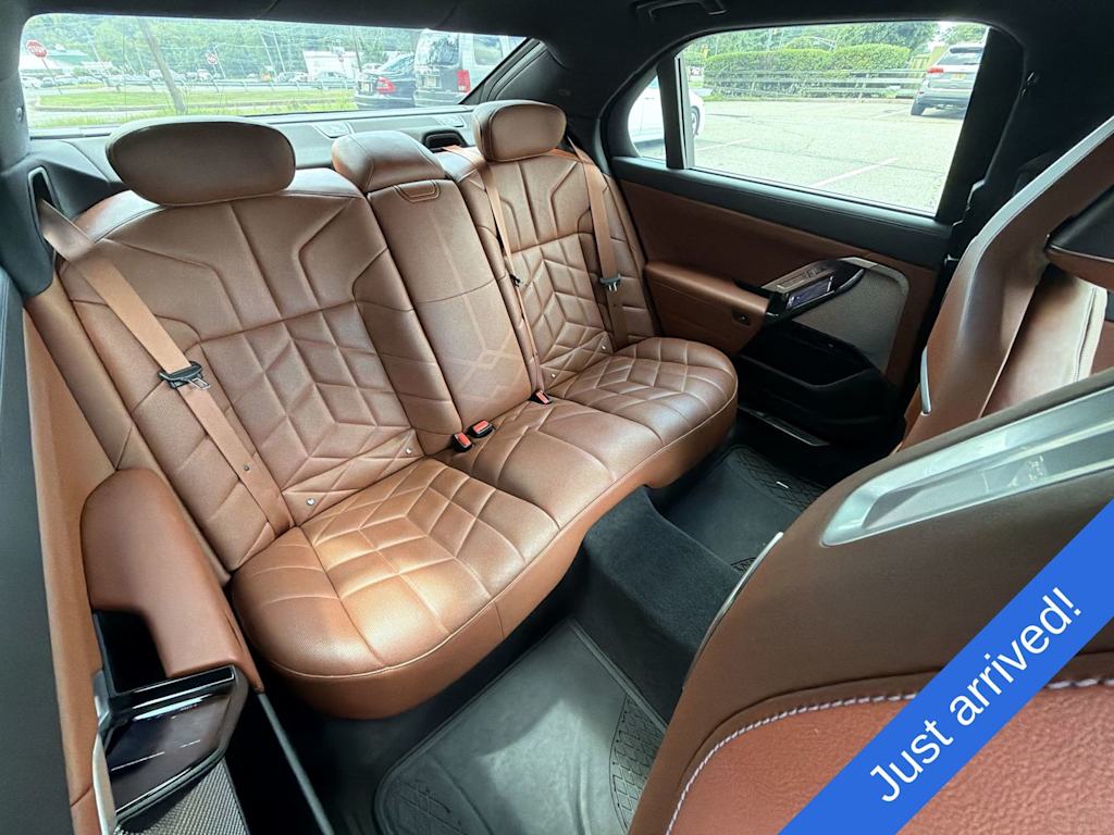 Thumbnail: 2024 BMW 7 Series - 23